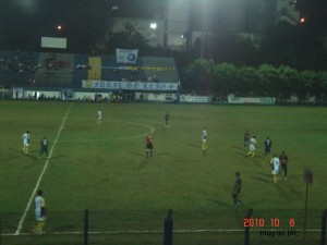 Segundo tempo de jogo aberto com o time buscando a vitória.